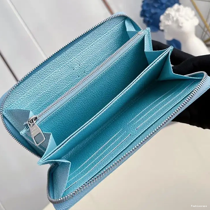 Fashionrepsfam ru LV 2411YA0232 Bags 0711
